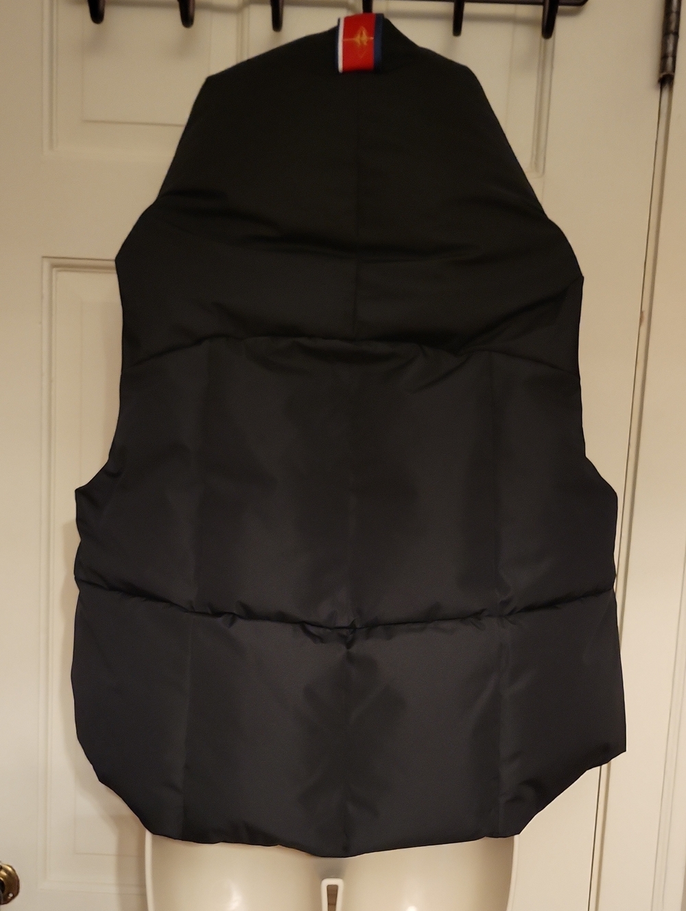 Pretty Rugged Down Vest Size Small - Picture 2 of 3